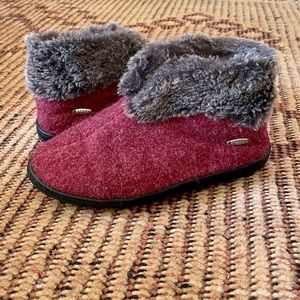 Cozy Acorn winter slippers
